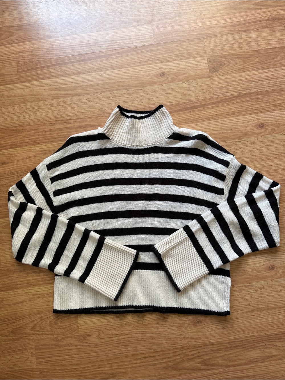 Oversized cropped sweater